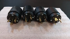 Enchufes de cable macho Hubbell, bloqueo giratorio 30A 250V 2 polos 3 cables L630PBKM2 NEMA L6-30 - Imagen 1 de 4