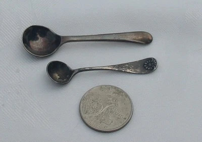 Vintage SilverPlate Mini Minúsculas Colheres de Mergulho de Adega de Sal Sem Marca E.P.N.S. Inglaterra - Imagem 1 de 2