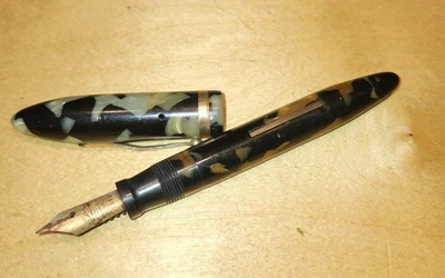 Sheaffer's Black & Pearl White Dot Lifetime Nib Fountain Pen Lever Filling 1930s - Image 1 of 4
