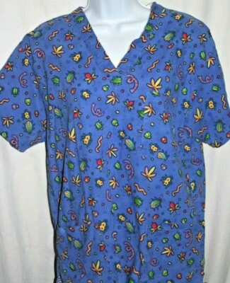 Peaches Lightweight Scrub Top  Insects Flowers Womens Small - Image 1 of 3