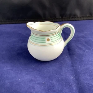 HAMMERSLEY & CO VINTAGE PORINA KLEINE CREMEER GRÜN UND GOLD DEKORATION UM 1920 - Bild 1 von 7