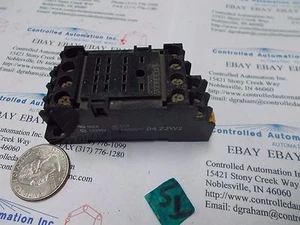 Omron PYF14A-E Relay Socket/Base - Picture 1 of 2