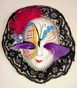 Wall Hanging Hand Painted Porcelain Decorative, ornate Face Mask 4" x 5" - Picture 1 of 1
