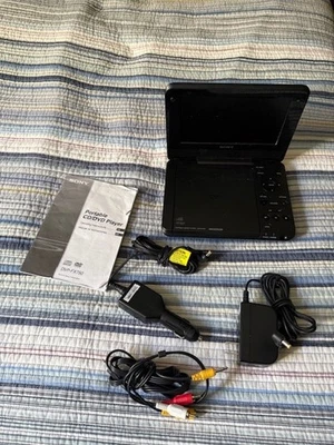 Barely used - Sony Portable 7" LCD DVD CD Player DVP-FX750/B  - Black - Image 1 of 3