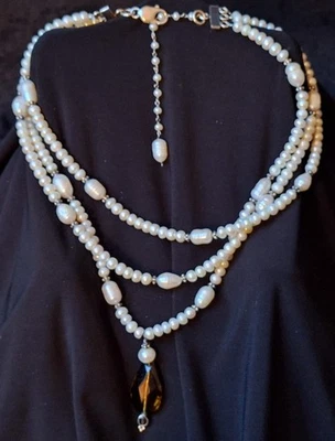 Graduated Baroque and Freshwater Pearl .925 Necklace with Topaz Pendant 21" - Image 1 of 4