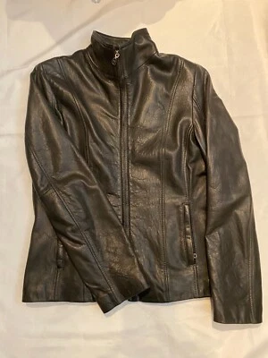 Jaqueta de Couro de Cordeiro Real Feminina Marc New York Andrew Marc Preta Tamanho M Nova Sem etiquetas - Imagem 1 de 4