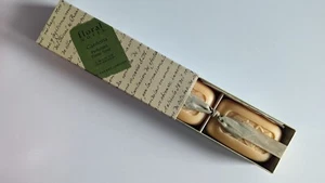 VTG The Thymes Limited GARDENIA 2 Perfumed Soaps Floral Notes NOS Vintage HTF - Picture 1 of 6