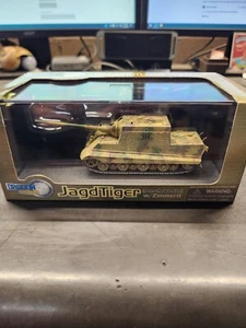 Dragon Armor 60111 JAGDTIGER w/Zimmerit Porsche Version Tank Alsace 1945 1:72 - Picture 1 of 4
