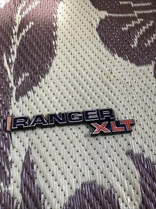 NOS 77-79 FORD F100 150-350 BRONCO RANGER XLT DASH EMBLEM Plate - Foto 1 di 4