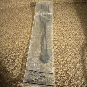 REED & BARTON DRESDEN ROSE  SALAD FORK 6 5/8" SILVERPLATE EXCELLENT New - Picture 1 of 4