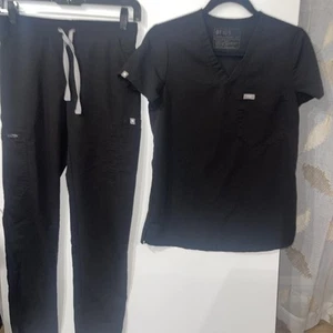 EUC Women’s Black FIGS Scrub Set Size XXS Both Pant & Top - Picture 1 of 7