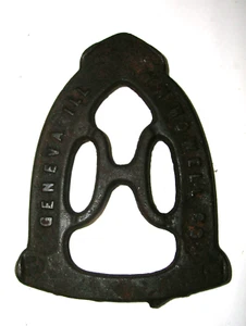 Antique Sad Iron Trivet Rest Cast Iron 3 Legged W.H. HOWELL Co Geneva Illinois - Picture 1 of 5