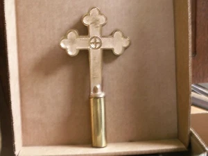 Croce da altare in ottone chiesa cristiana manufatto recupero 9 3/4 pollici / spedizione gratuita - Foto 1 di 8