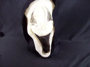 Gruselige Halloween Kostüme & oder Masken Konvolut 3 Stück - Bild 1 von 15