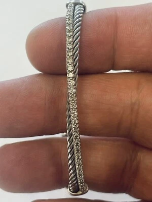 Brazalete de eslabones de diamantes cruzados de oro blanco 925 y 585 David Yurman Foto 1 de 4