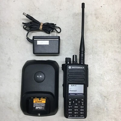 Motorola XPR7550e UHF radio AAH56RDN9RA1AN CPS 16 Firm R02.09 - Image 1 of 4