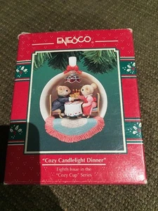 ENESCO CHRISTMAS ORNAMENT:  COZY CANDLELIGHT DINNER COZY CUP MOUSE couple New  - Picture 1 of 7