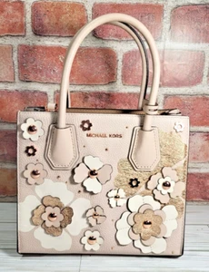 Michael Kors / Mercer Umhängetasche Leder mit Blumenverzierung Soft Pink Gold - Bild 1 von 18
