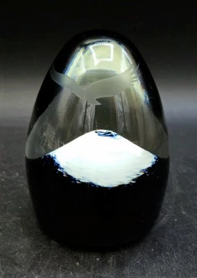 Vintage CAITHNESS "Scotland"  Paperweight W/ Superb Eagle Flying Over Mountain ! Foto 1 de 2