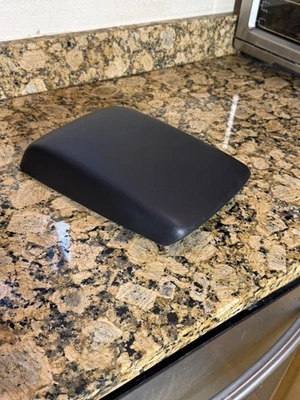 Mazda CX-5 2017-2023 consola central tapa reposabrazos cuero negro reposabrazos OEM Foto 1 de 4