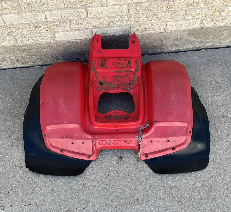 Guardabarros trasero Honda ATC185S 1980 HONDA ATC 185S guardabarros OEM Foto 1 de 4