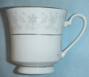 CCA China Pattern CC12 Footed Cup - Picture 1 of 9