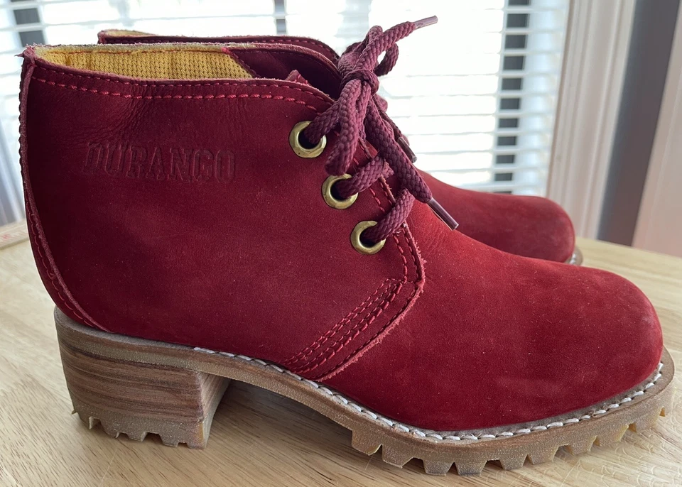 Durango 压花红色蔓越莓麂皮绒厚底系带靴女式 6 码 — 第 1/4 张图片