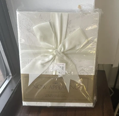 Cloth Covered Photo Album 4 X 6 200 Prints White Christmas Tree Shop - Image 1 of 4