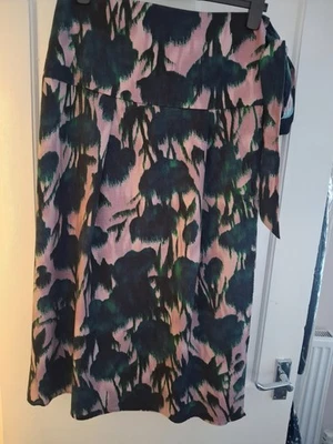 John Lewis green and pink wrap around skirt. Size 16. Used, good condition. - Image 1 of 4