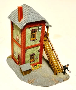 N Scale Pola Watchman's Tower Switch Tower With Worker Figure - Picture 1 of 5
