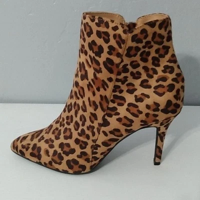 Botines para mujer Zigi Soho Savida con estampado de guepardo tacón de aguja talla 7 Foto 1 de 4