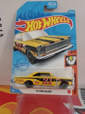 Hot Wheels 2021 Treasure Hunt '65 Ford Galaxie -Yellow - Image 1 of 4