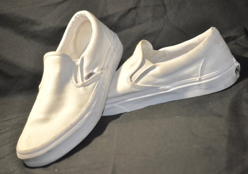 VANS CLASSIC SLIP ON FURGONI BIANCHI TAGLIA 10 **L@@K** BONUS GRATUITO: CAPPELLO FURGONI ""OFF THE WALL"