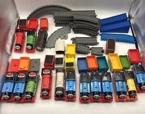 Trackmaster motorisiert Thomas der Zug Konvolut 59 mit Gleis, Motor, Cargo Works - Bild 1 von 11