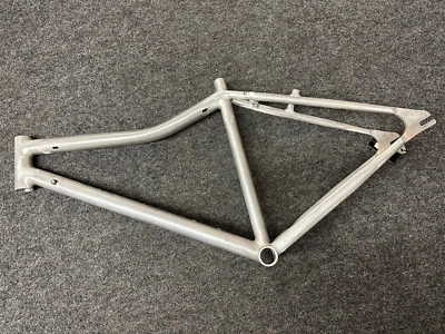 NEU italienischer 28"/700C Aluminium UNI-Rahmen Felgenbremsen unlackiert - Bild 1 von 4