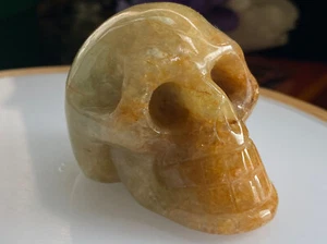 1 Stück natürliche gelbe Jade geschnitzter Schädel Schädel Heilung 92 g - Bild 1 von 6