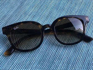 RAY-BAN OCCHIALI DA SOLE RB 4324 710/51 TARTARUGATO - Foto 1 di 8