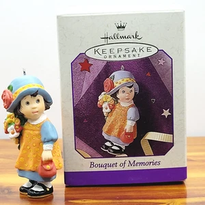 BOUQUET OF MEMORIES 1998 Little Girl in Bonnet Hallmark Holiday Ornament - Bild 1 von 18