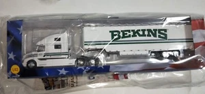 VOLVO VLN 730 2010 BEKINS 1:43 IXO ALTAYA CAMIONES AMERICANOS NEW IN BOX - Imagen 1 de 4