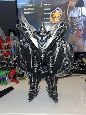 Figura de acción personalizada Transformers Age of Extinction Strafe sistema operativo Foto 1 de 4
