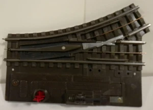1 LEFT 1957-66 LIONEL 142 SUPER O MANUAL SWITCH TRACK W/DIRECTIONAL INDICATOR - Picture 1 of 3