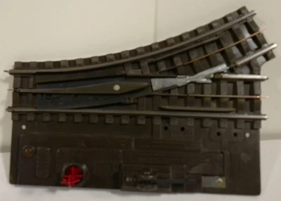 1 LEFT 1957-66 LIONEL 142 SUPER O MANUAL SWITCH TRACK W/DIRECTIONAL INDICATOR - Image 1 of 3