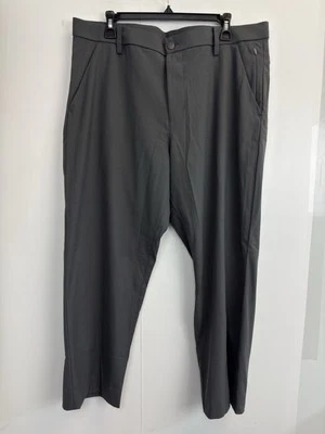 Kirkland Signature Men's 38X28 Performance Pants Grey Zip Pockets - Image 1 of 4