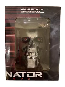 Terminator Genisys Half Scale Endo Skull NUEVO NIB Lootcrate Exclusive - Imagen 1 de 2