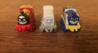 Batman, Thomas El Tren Minis Bolso Ciego 2015 Superhéroe Lote de 3 Foto 1 de 4