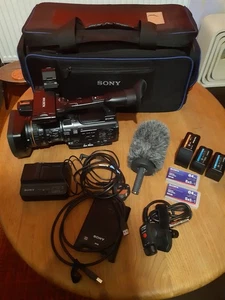 Sony PMW-200 XDCAM BUNDLE.  LOW HOURS. - Picture 1 of 22