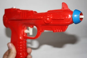 PISTOLA ESPACIAL GRIEGA DE COLECCIÓN MUY RARA DE LOS AÑOS 70 PISTOLA CÓSMICA DE AGUA GRECIA BIOTSIOT ¡NUEVA! - Imagen 1 de 12