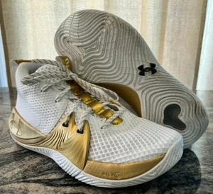 Under Armour Embiid 1 3023086-105 scarpe da basket uomo oro bianco taglia 11,5 - Foto 1 di 12