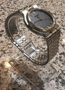 Gucci 9000M 32 mm Slate Gray Dial Two-tone Stainless Steel Watchband, BX2 - Picture 1 of 11