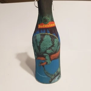VINTAGE BUDWEISER BIERFLASCHE REISSVERSCHLUSS KOOZIE CHAMÄLEONS UM 1997 8” - Bild 1 von 4